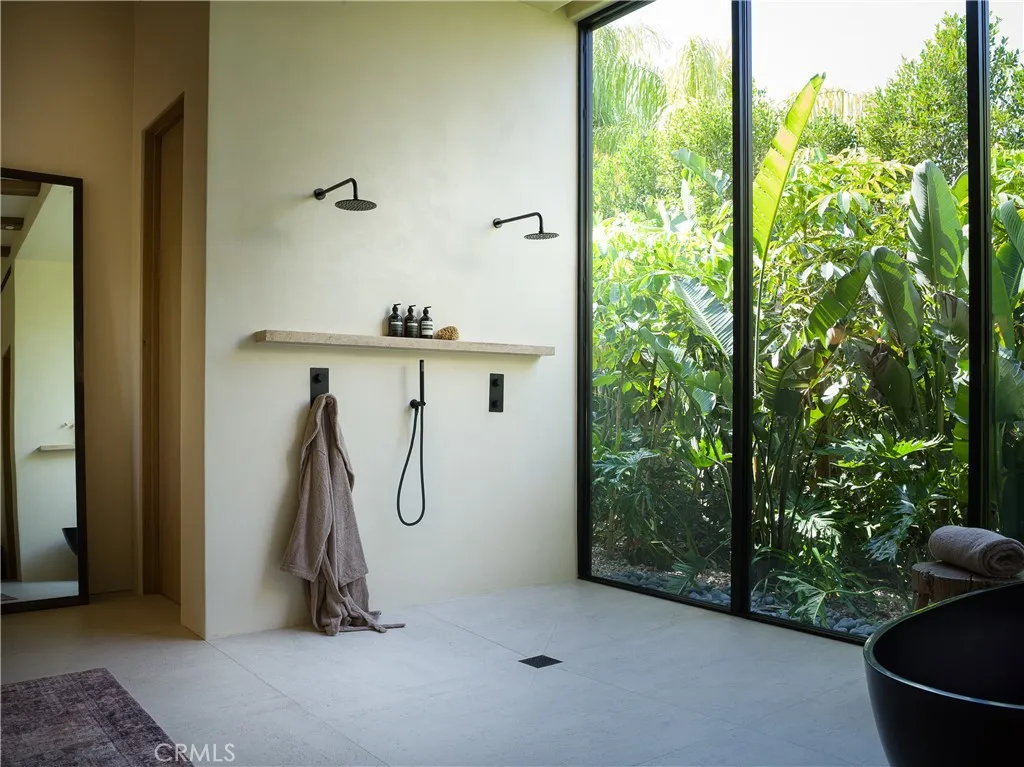 5824 Manton Avenue, Woodland Hills, California 91367 home-pic-40